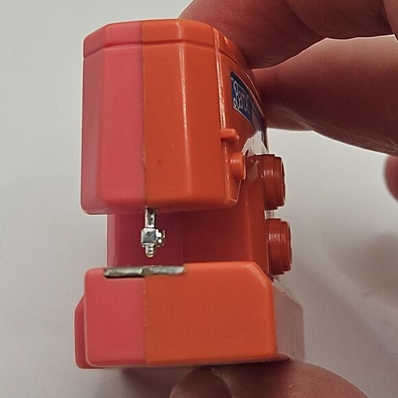 Vintage Barbie Wind Up 1980s Sewing Machine Miniature - Picture 11 of 15